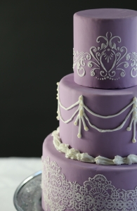 Wedding cake mauve, décor blanc